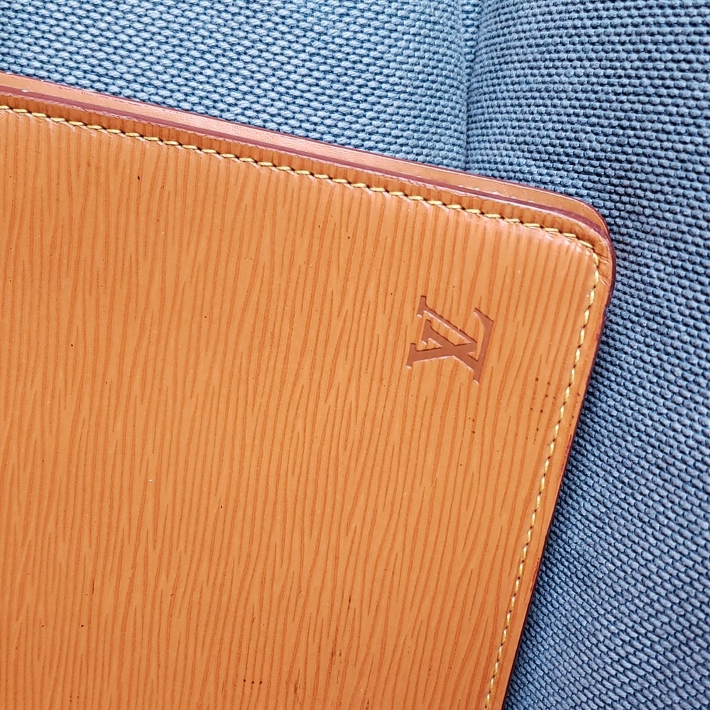 LOUIS VUITTON Pochette Homme Epi Leather - Picture 3 of 13